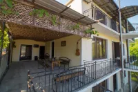 Bagrat Guest House - Homestays