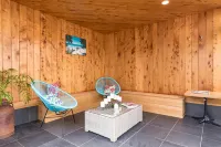 Outrigger Motel