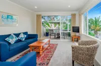 Raumati Sands Resort - Pools