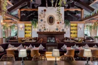 Tsarstvo-Korolevstvo Hotel