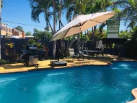 Emerald Highlands Motel - Pool