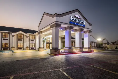 Baymont by Wyndham Port Arthur/Groves Area Отели в г. Порт-Артур