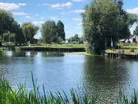 Pike and Eel Hotel and Marina Hotel a Huntingdonshire District