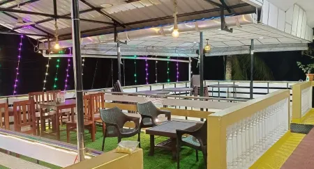 White Pearl Homestay