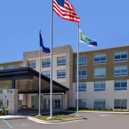 Holiday Inn Express & Suites FARMINGTON HILLS - DETROIT by IHG