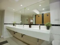 Yen Inn Hotels near MRT Far Eastern Hospital Station