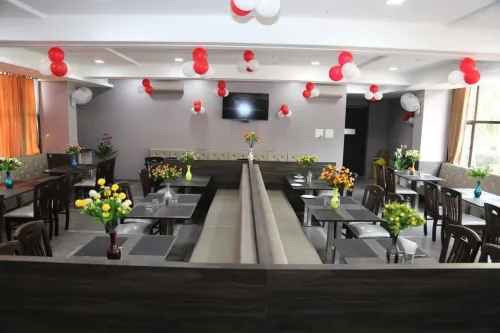 Hotel Bhondawe Palace Отели в г. Waluj Bk.