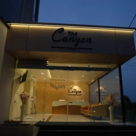 Stay Guru the Canyon Inn