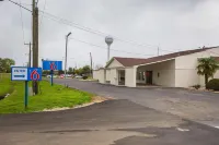 Motel 6 Madisonville, TX