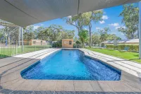 Torrumbarry Weir Holiday Park - Pool