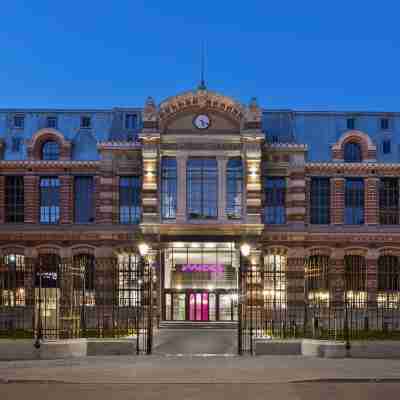 Moxy Lille City Hotel Exterior