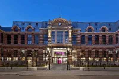 Moxy Lille City فنادق في ليل