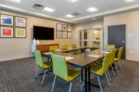 Holiday Inn Express & Suites Phoenix Dwtn - State Capitol