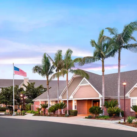 Residence Inn San Diego Sorrento Mesa/Sorrento Valley Отели рядом с достопримечательностью «Поле для гольфа Torrey Pines»