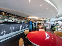 Ibis Montevideo Rambla - ที่มีบาร์
