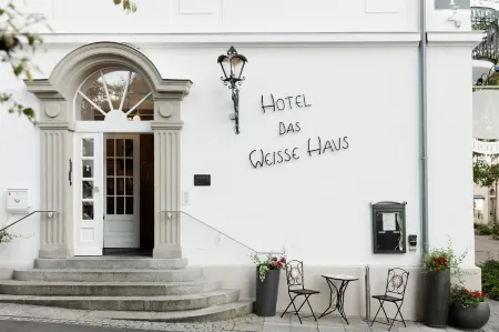 Hotel Weisses Haus Отели рядом с достопримечательностью «Museums Schloss Aschach»