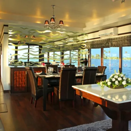 Sreekrishna Houseboat C/o Sreekrishna Ayurveda Panchakarma Centre