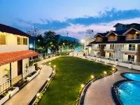 The Grand Leela Resort - Pools