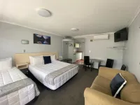 Lakeside Taupo Motel - Motels