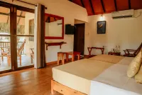 Saffron Lake Yala Hotels in Yoda Kandiya