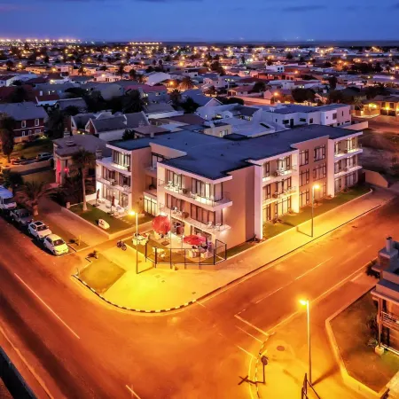 Flamingo Villas Boutique Hotel Отели в г. Уолфиш-Бей