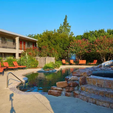 Fredericksburg Inn and Suites