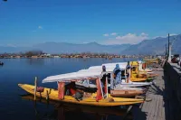 Golden Crest Dallake Hotels in Karapura