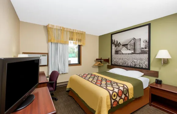 費爾蒙特温德姆速8酒店