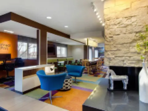 แฟร์ฟิลด์อินน์ บายแมริออท ฟอร์ตเลนนาร์ดวูด เซนต์โรเบิร์ต โรงแรมในSaint Robert