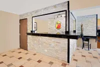 Super 8 by Wyndham Decorah