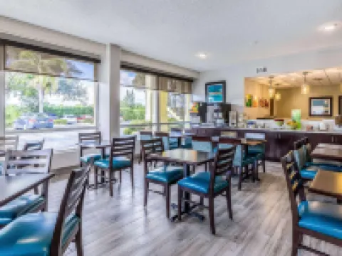 Quality Inn Palm Beach International Airport Hotels in West Palm Beach
