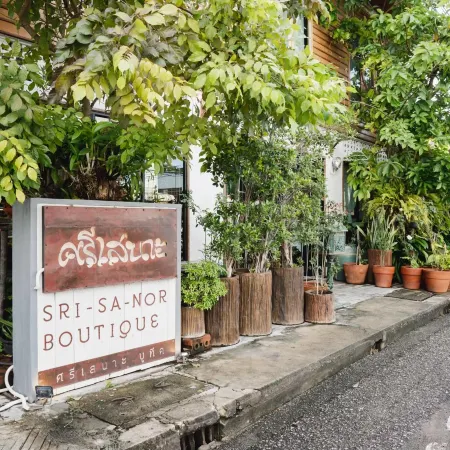 Srisanor Boutique Hotel Отели рядом с достопримечательностью «Ао Прачап»