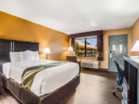 Quality Inn & Suites Corinth West Hotels in Corinth