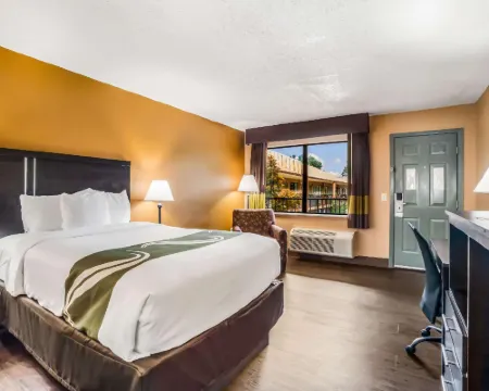 Quality Inn & Suites Corinth West Hoteles en Corinth