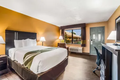 Quality Inn & Suites Corinth West Hotels in Korinth