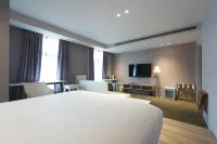 AKA Hotel - business