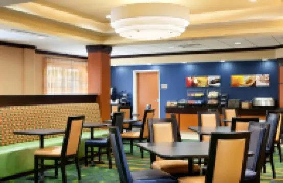 Fairfield Inn & Suites Marietta 瑪麗埃塔酒店
