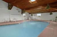 Super 8 by Wyndham Gallup - piscine