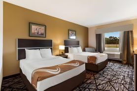 ควอลิตี้ อินน์แอนด์สวีทส์ เพิร์ล - แจ็คสัน