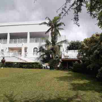 Sandals Guest House Hotel Exterior