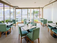 マイクス カナリウム ホテル ラルナカのホテル