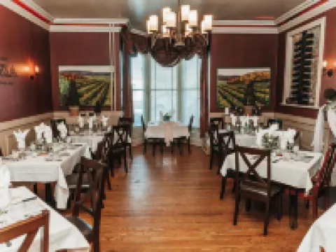Breadalbane Inn Hotels in Wellington County