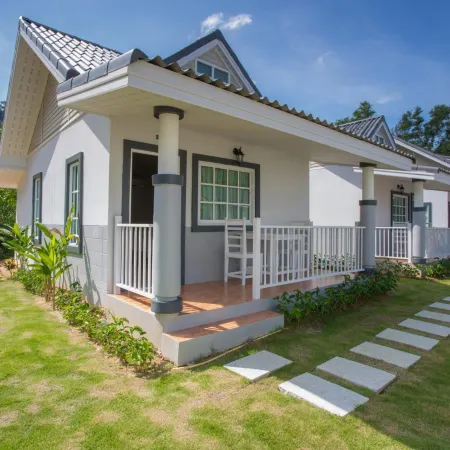 Suksompong Resort Отели рядом с достопримечательностью «Водопад Ton Chong Fa»