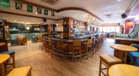 Hibernian Hotel & Leisure Centre - bar