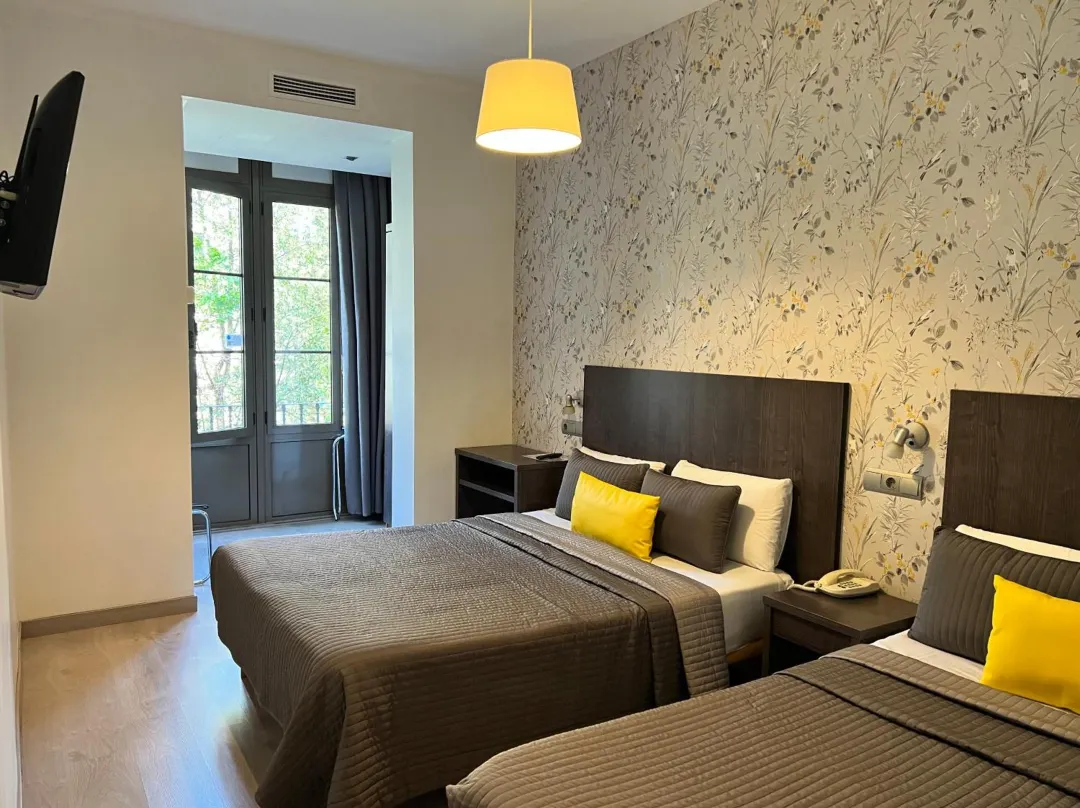 Ciudad Condal Hostal - Costa Brava