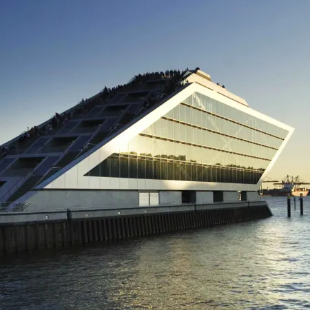 25Hours Hotel Hamburg Altes Hafenamt Отели рядом с достопримечательностью «Порт Мольдау»