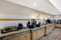 La Quinta Inn & Suites by Wyndham Springfield South - breakfast