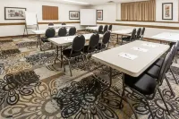 Ramada by Wyndham Sherwood Park Hotel di Sherwood Park