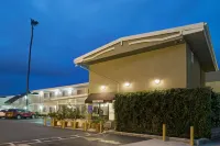 Super 8 by Wyndham Culver
