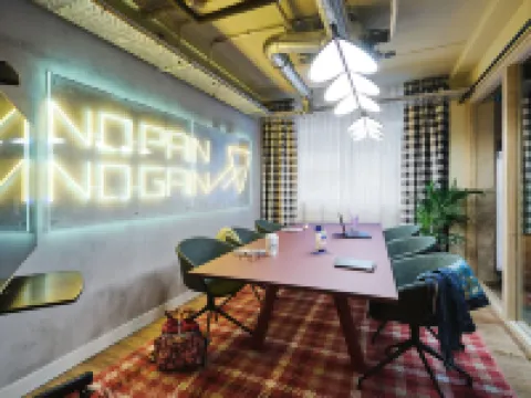 Moxy Annecy アヌシーのホテル